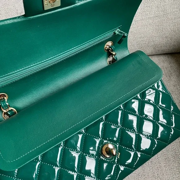 SOLD Chanel medium double flap in green patent leather gold hardware - Picture 8 of 12